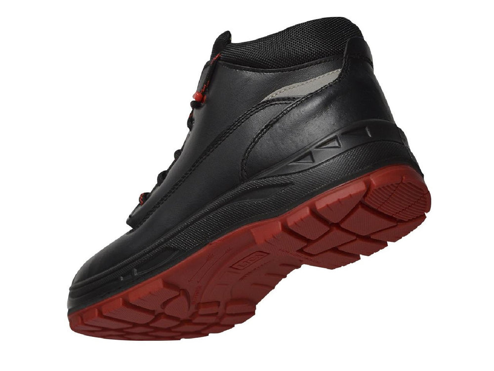 Botas de seguridad LICA Plus 26 para hombre, color negro con suela y cordones rojos.