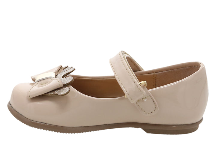 Zapato plano para niña color rosa brillante con moño decorativo y correa ajustable.
