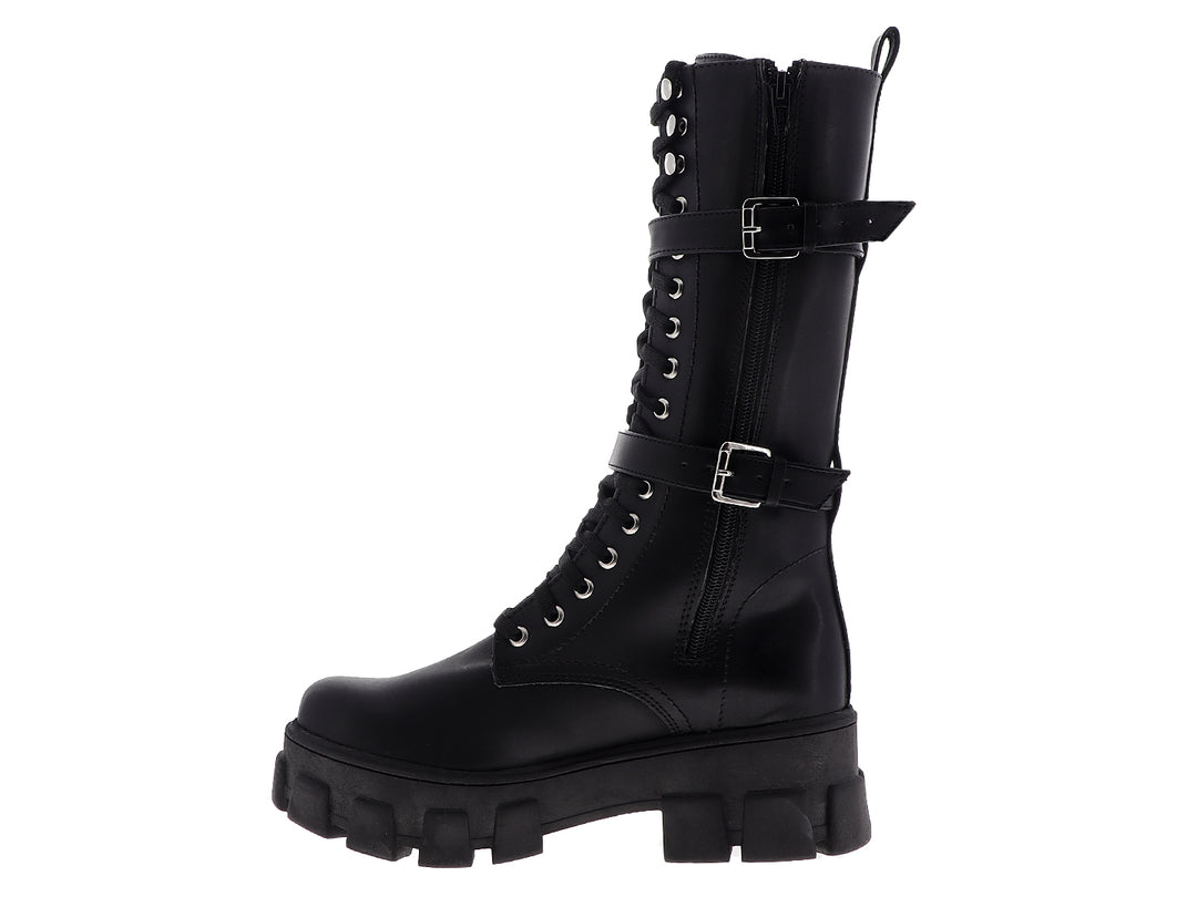 Botas negras de caña alta para mujer con suela de plataforma, agujetas y bolsillos laterales con cierre.