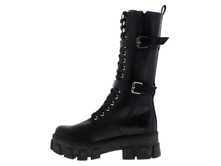 Botas negras de caña alta para mujer con suela de plataforma, agujetas y bolsillos laterales con cierre.