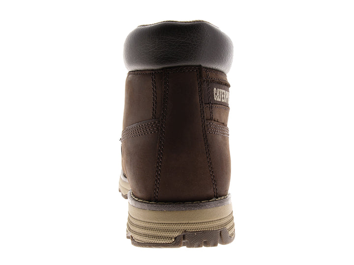 Botas Caterpillar color café oscuro con suela beige y agujetas coordinadas.