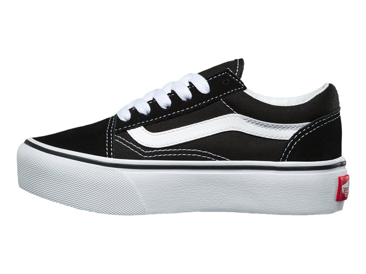 Tenis VANS Old Skool Platform en color negro con suela blanca gruesa y franja lateral blanca.