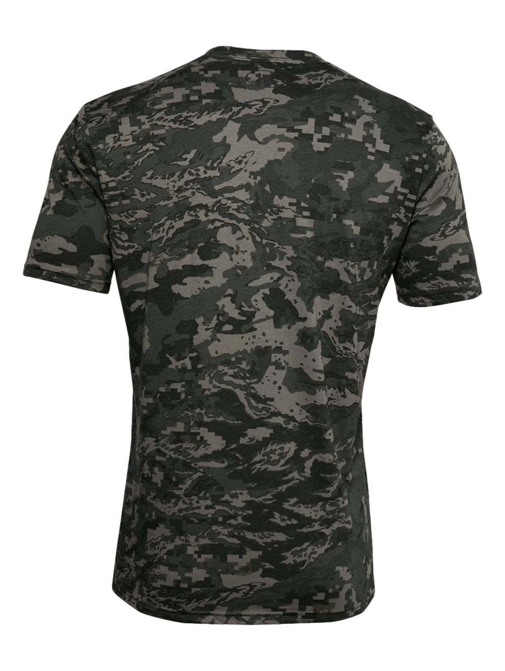 Playera deportiva Under Armour para hombre con estampado de camuflaje en tonos verdes y grises.