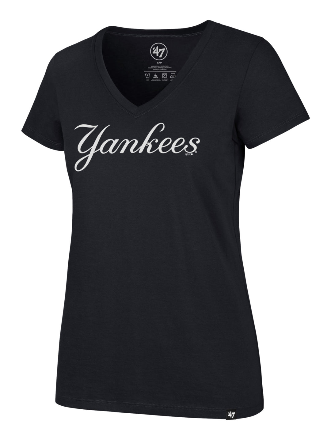 Playera azul marino para mujer con cuello en V y texto Yankees en color blanco en el pecho.