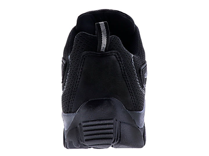 Zapato deportivo 4X4 en color negro con detalles en gris, diseño robusto para actividades al aire libre.