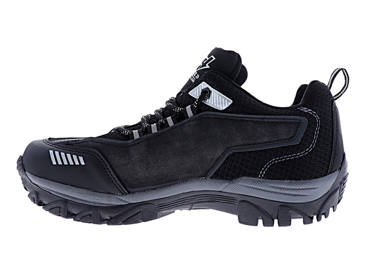 Zapato deportivo 4X4 en color negro con detalles en gris, diseño robusto para actividades al aire libre.