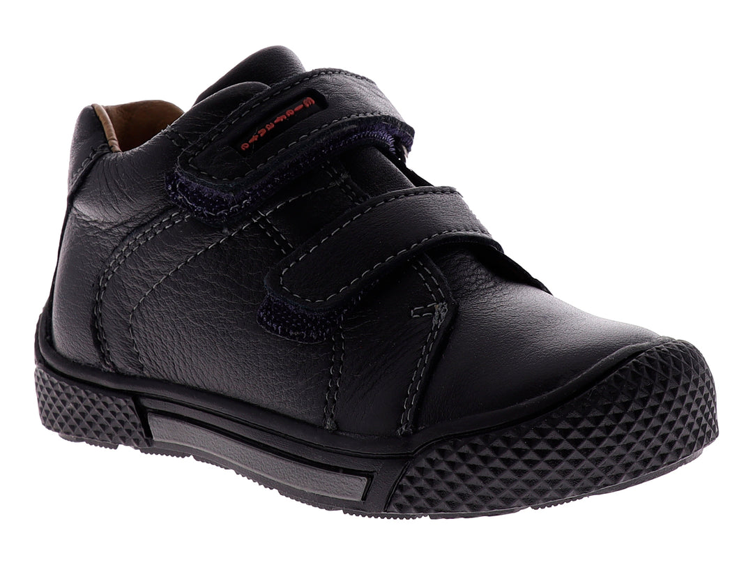Zapato para niño marca Elefante en color azul marino con cierre de velcro y suela texturizada.