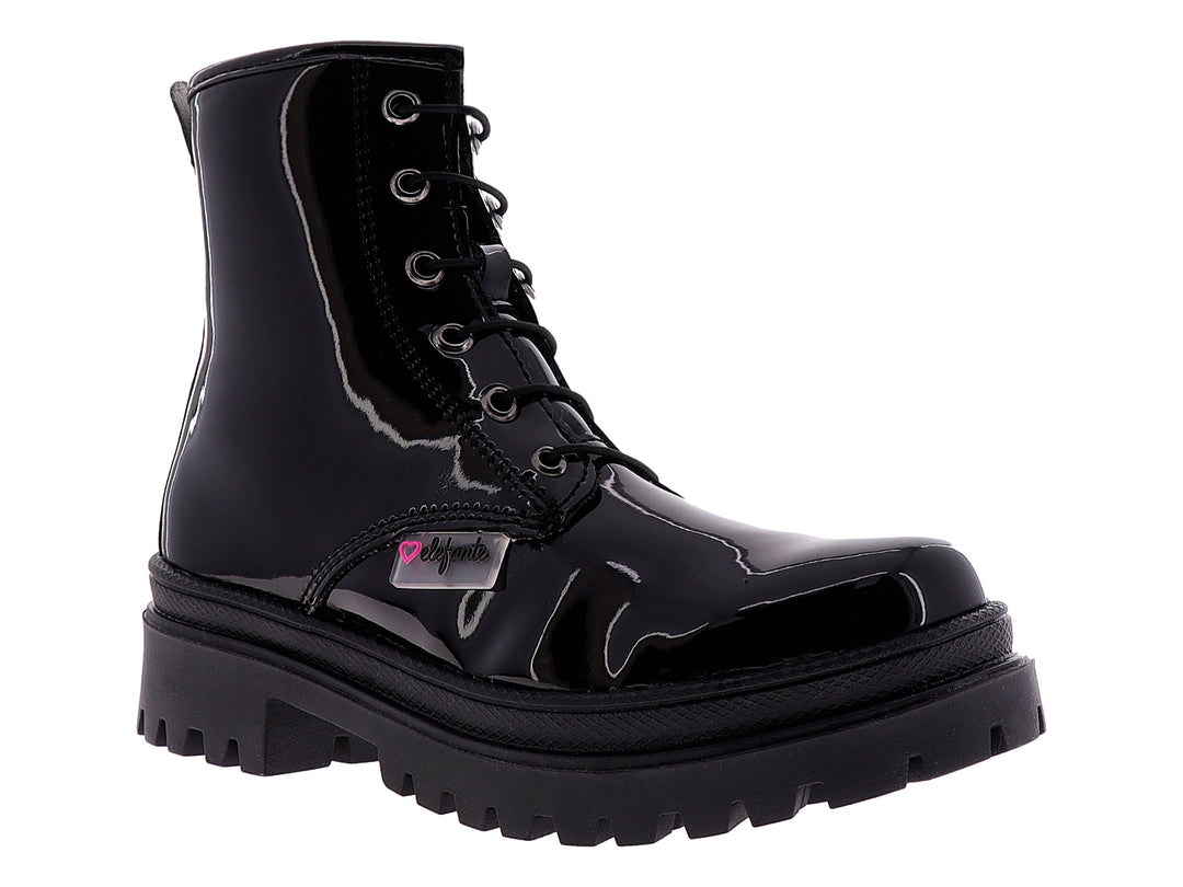 Botas negras brillantes para niña con suela track y agujetas.