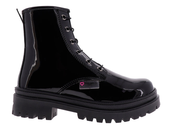 Botas negras brillantes para niña con suela track y agujetas.