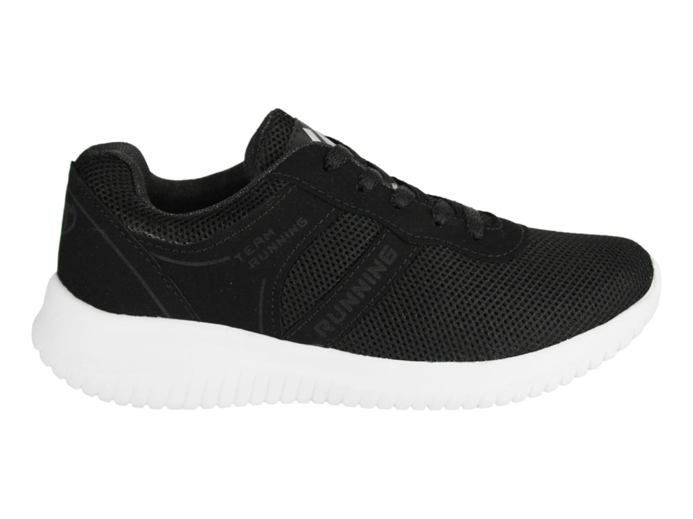 Tenis deportivos negros con suela blanca y tejido de malla.