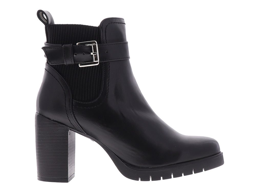Botines negros para mujer con tacón grueso, plataforma y correa con hebilla plateada.