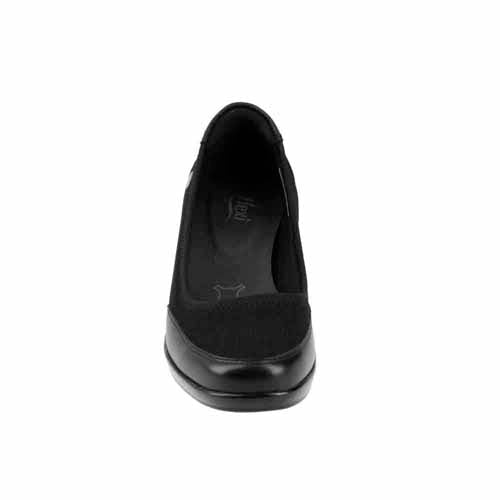 Zapato negro para mujer de la marca Flexi, estilo casual y cerrado con detalles en tela.
