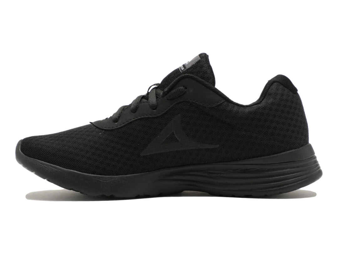 Tenis deportivos Pirma de color negro con textura de malla y suela sintética.