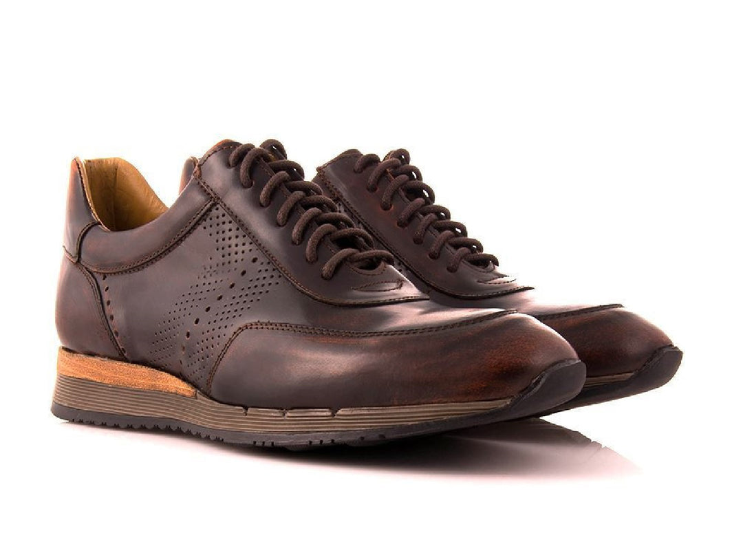 Zapato casual Buckhouse Malibu para hombre en color caoba con cordones y suela marrón.