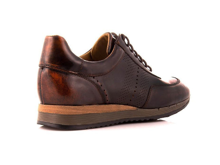 Zapato casual Buckhouse Malibu para hombre en color caoba con cordones y suela marrón.