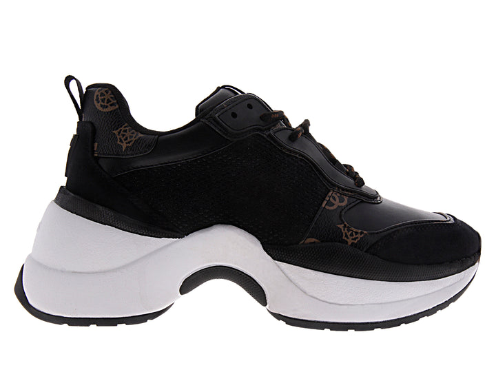 Tenis Guess Jennea 2 color negro con suela blanca ancha y plataforma.