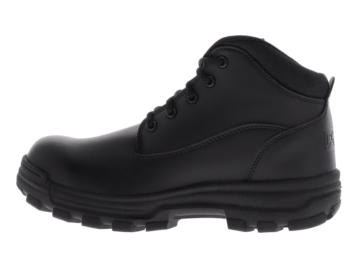 Botín táctico color negro de la marca Duty Gear con suela robusta y cordones.