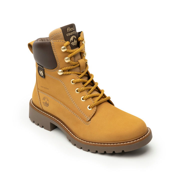 Botas Flexi Aldara para mujer en color timber con cordones y suela track.