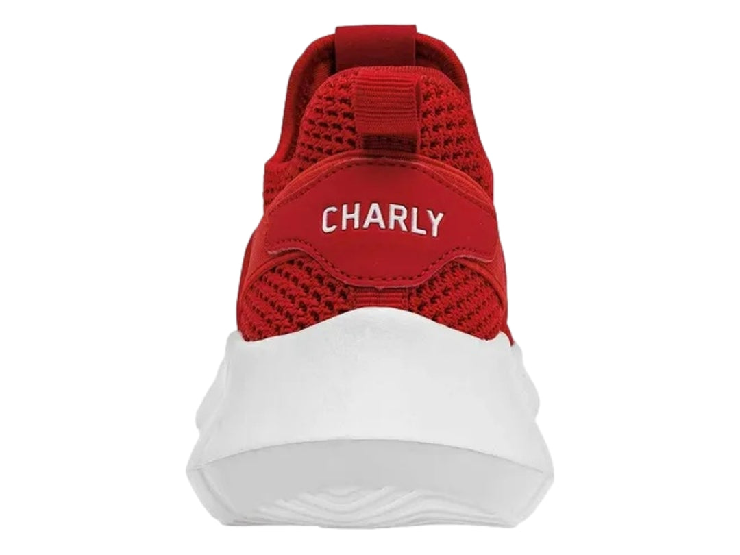 Tenis deportivos Charly de color rojo con suela blanca y parte superior de malla transpirable.