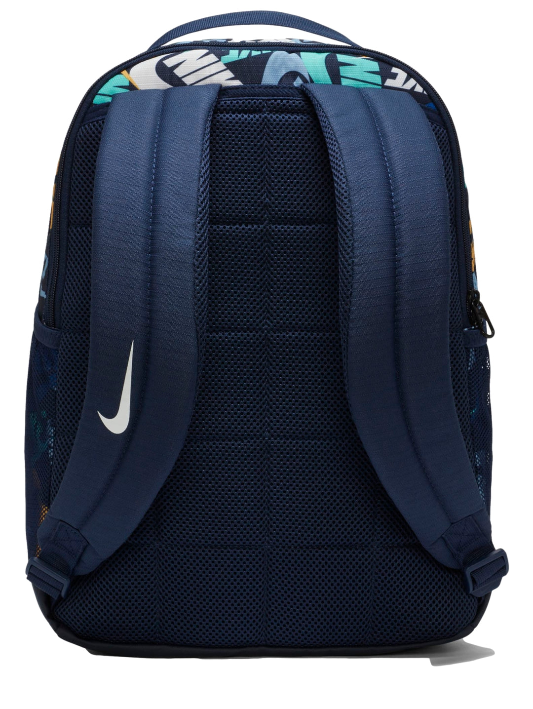 Mochila Nike con estampado de logotipos en colores azul, amarillo y blanco sobre fondo azul marino.