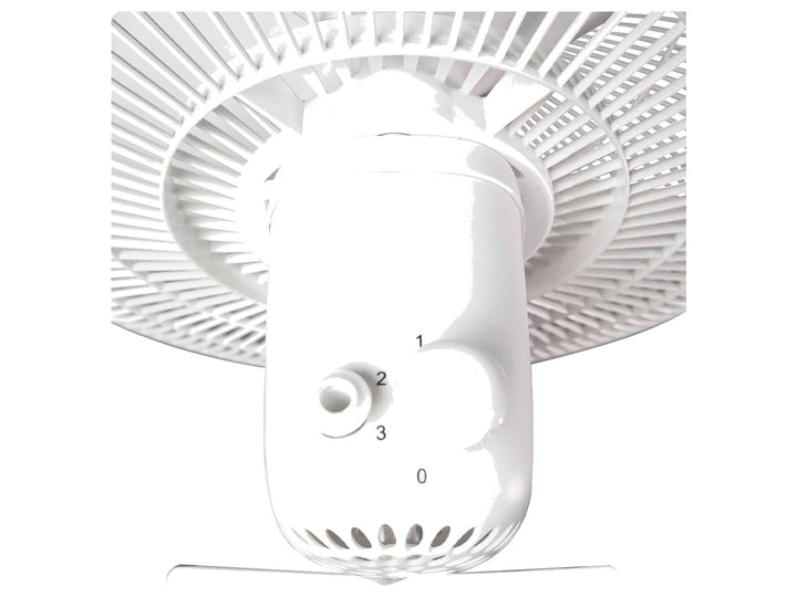 Ventilador de pedestal color blanco marca AIRON con rejilla circular y base estable.