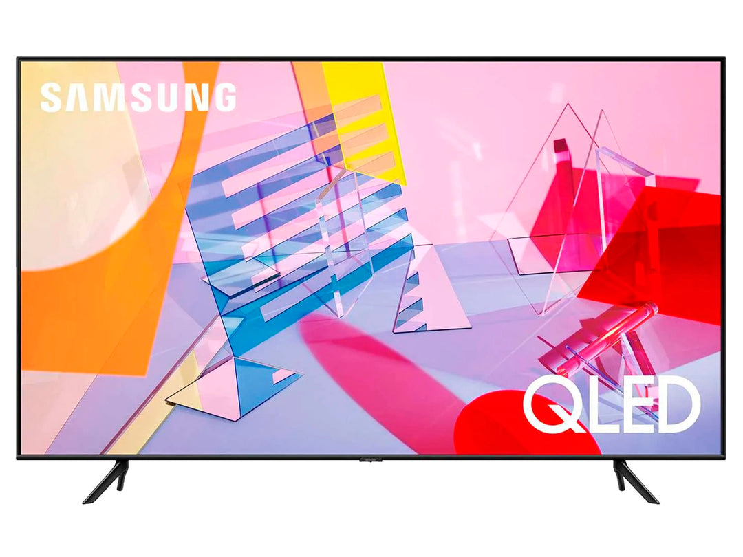 Televisor Samsung Smart TV QLED de 55 pulgadas en color negro con pantalla encendida mostrando imágenes abstractas.