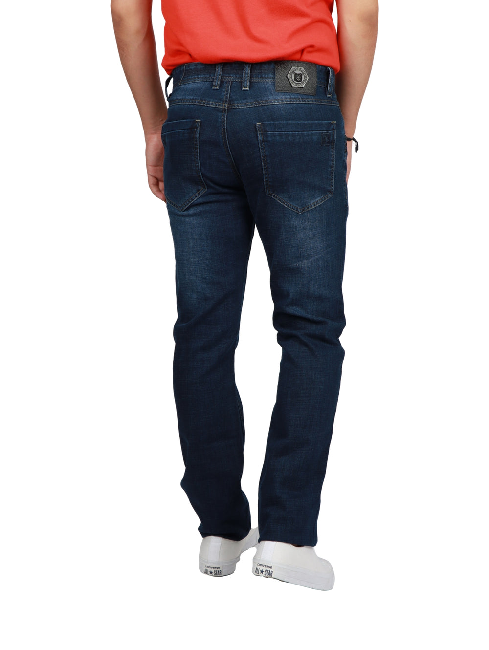 Hombre vistiendo pantalones COLLOR´S COUTURE 4023 Stone Jeans en color azul oscuro con corte super skinny.
