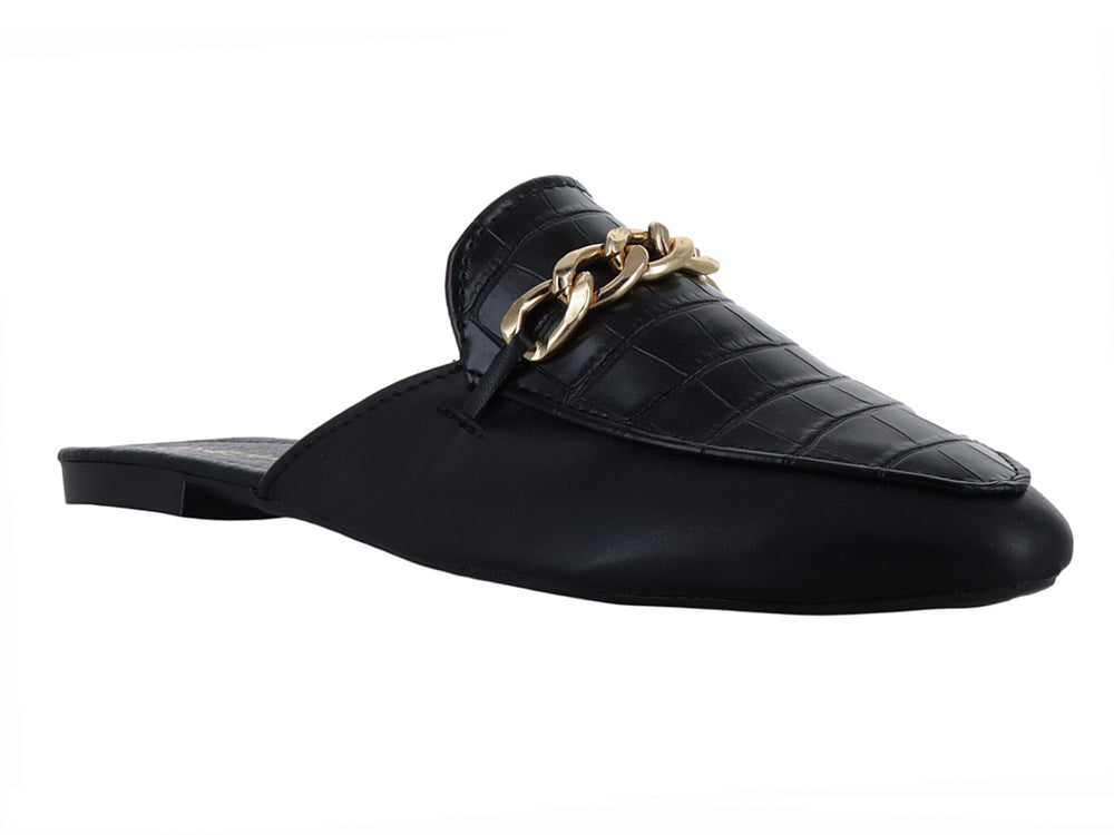 Zapatilla tipo mule color negro con textura de cocodrilo y detalle de cadena dorada en la parte superior.