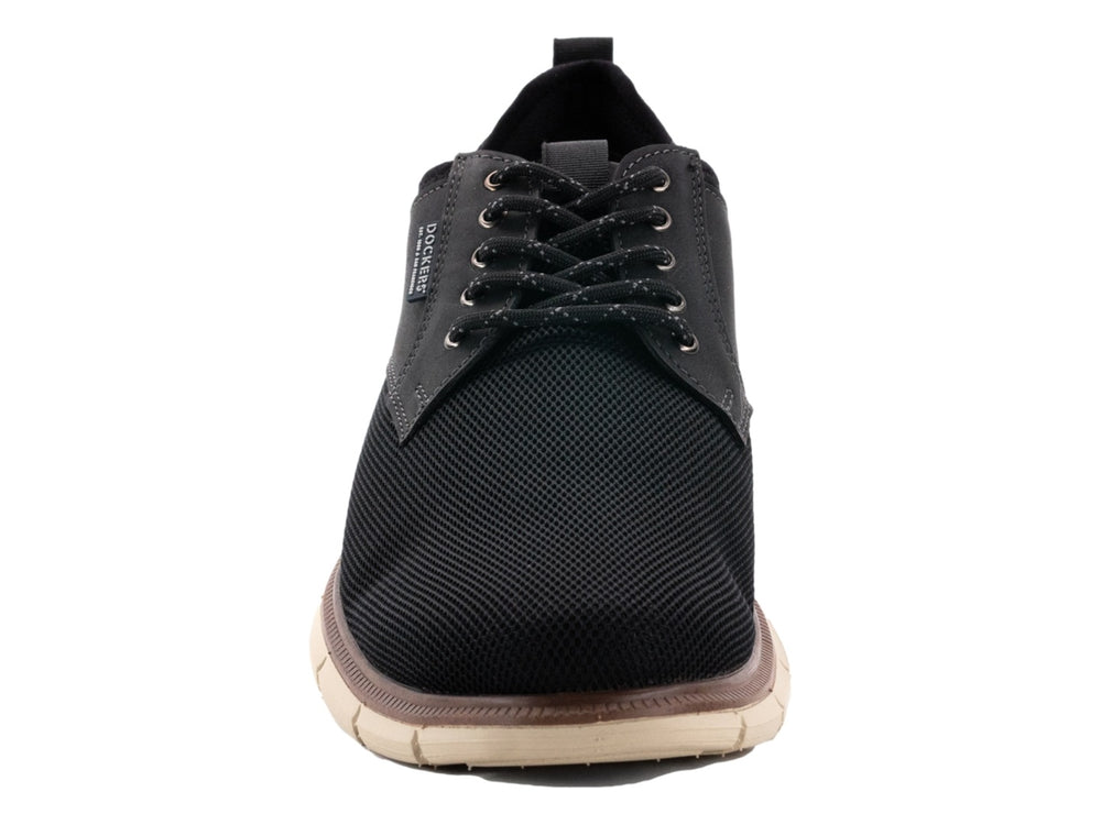 Zapato casual Dockers color negro con suela beige y cordones.