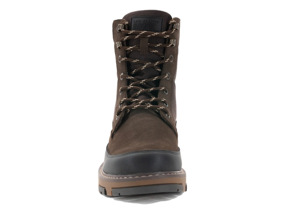 Botas Levi's Torsten para hombre en color marrón con suela gruesa y punta reforzada.