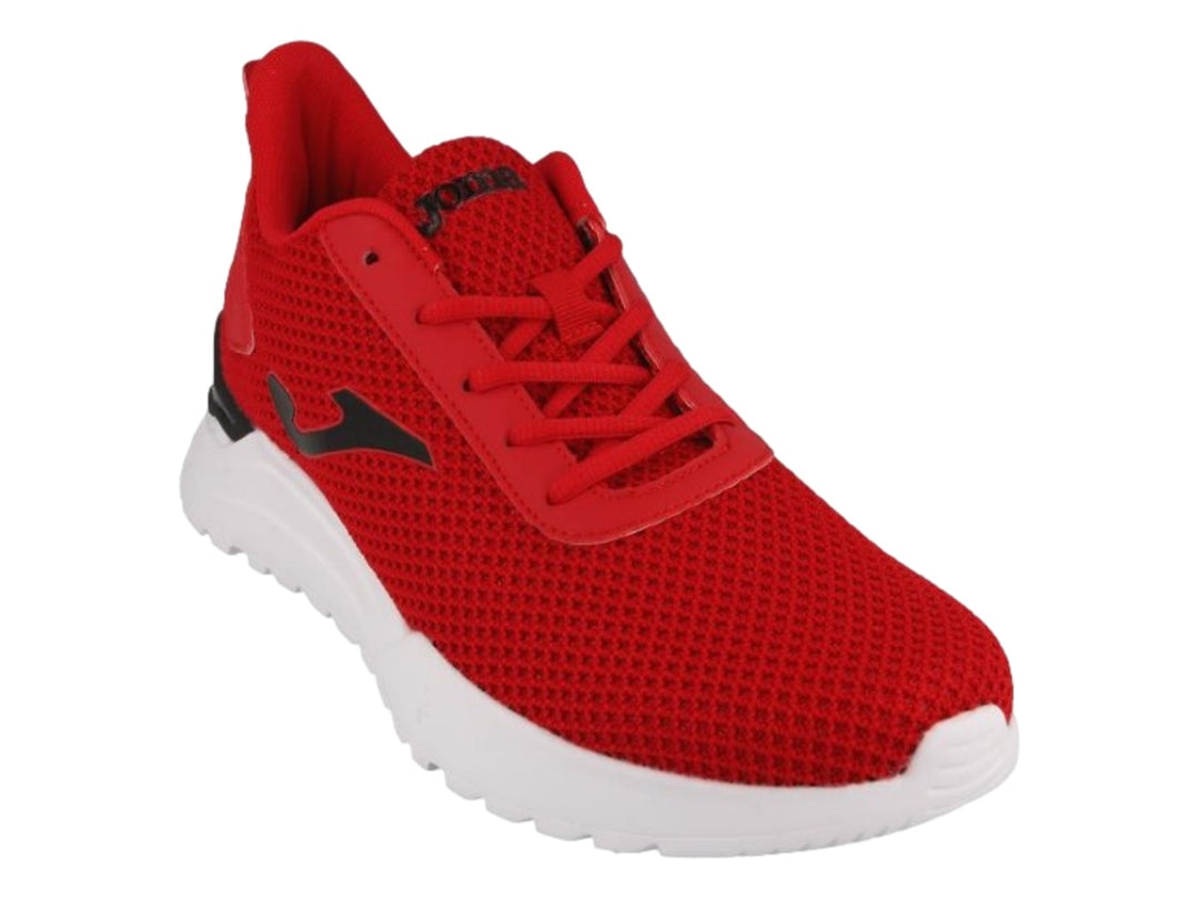 Tenis deportivos Joma de color rojo con suela blanca y logotipo en color negro.