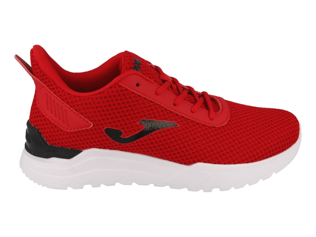 Tenis deportivos Joma de color rojo con suela blanca y logotipo en color negro.