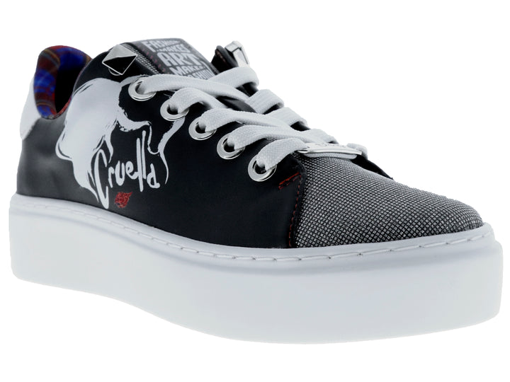 Tenis negros y blancos de plataforma con diseño gráfico y suela gruesa blanca.