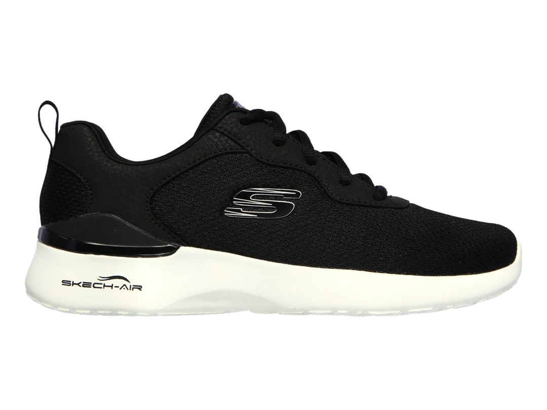 Tenis deportivos Skechers para mujer en color negro con suela blanca.