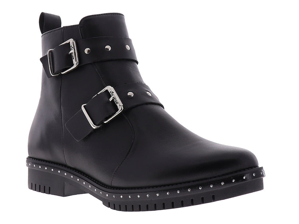 Botas negras de cuero para mujer con doble hebilla plateada y suela dentada con detalles de tachuelas.