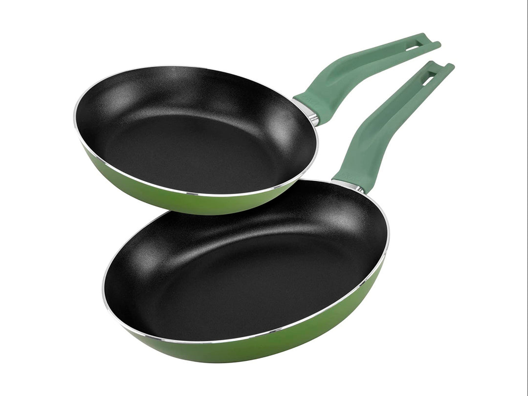Juego de dos sartenes Ekco de color verde con interior negro antiadherente.