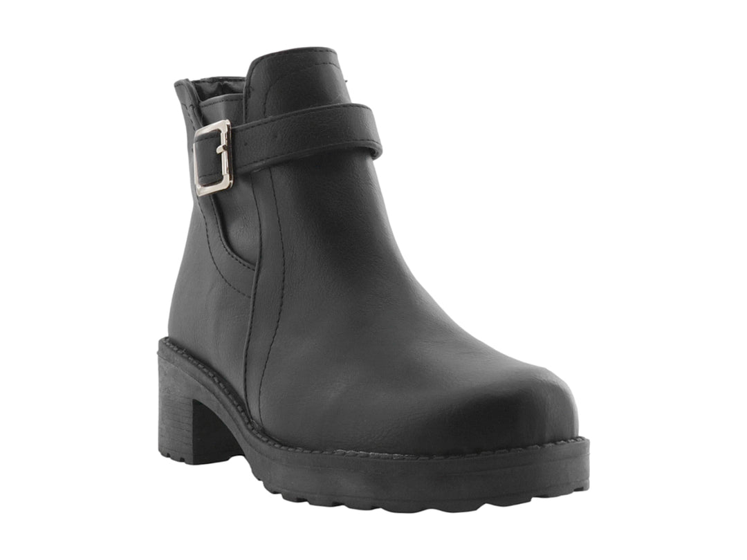 Botín negro para mujer con hebilla plateada y suela track.