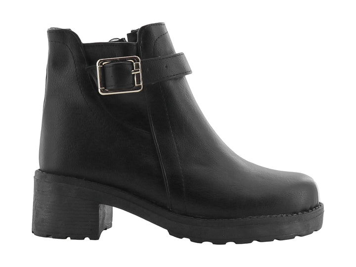 Botín negro para mujer con hebilla plateada y suela track.