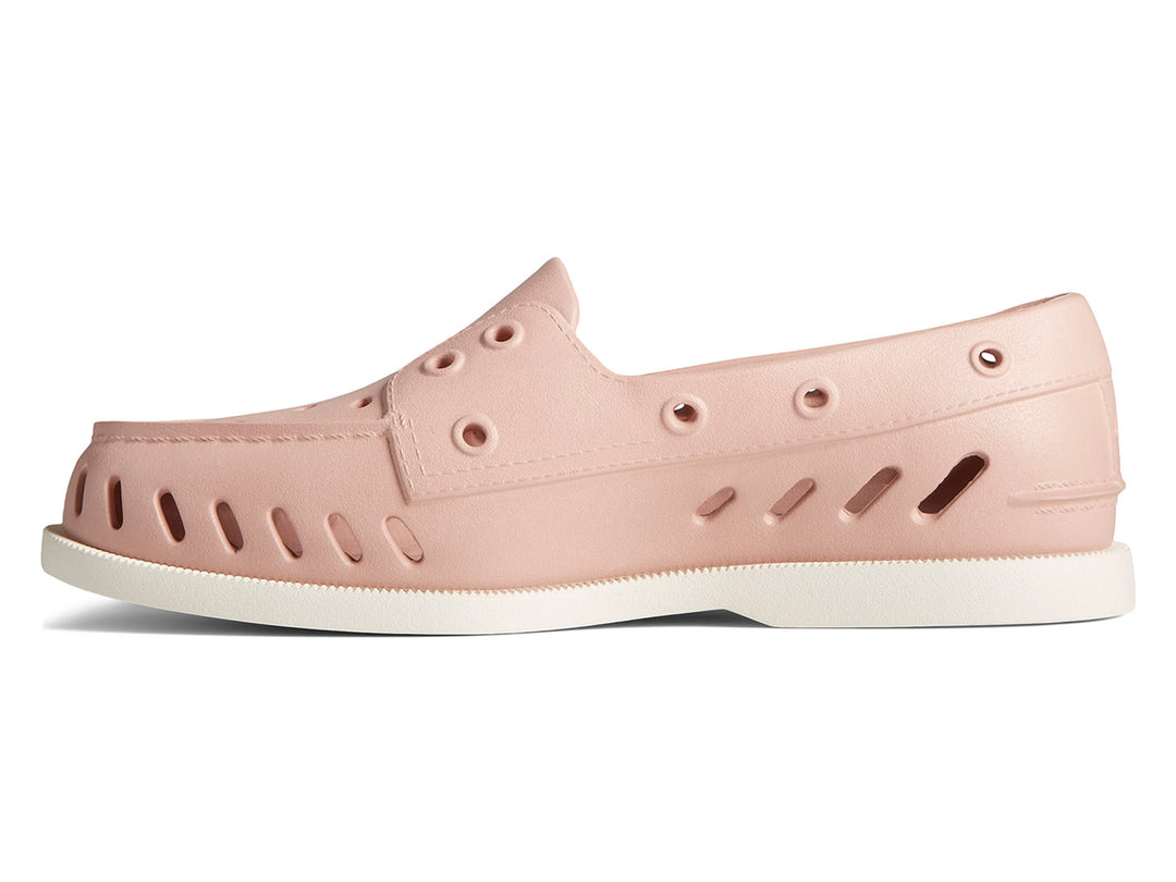Zapato plano Sperry modelo A/O Float en color blush con perforaciones laterales y superiores y suela blanca.