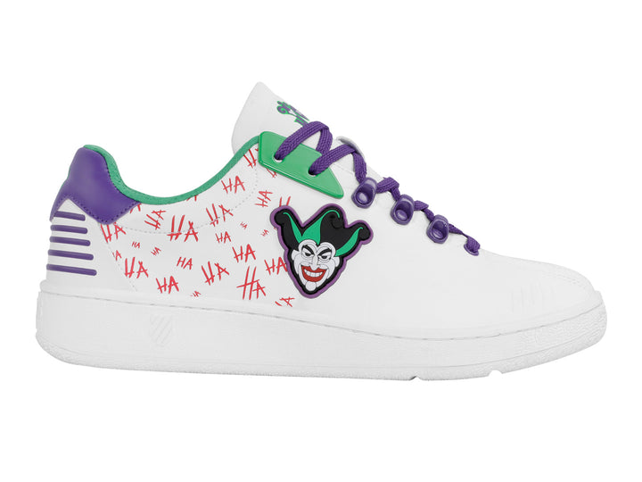 Tenis K-SWISS blancos con detalles en morado y verde, featuring el personaje The Joker y texto &