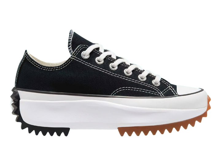 Tenis Converse Run Star Hike Ox en color negro con suela de plataforma blanca y base dentada en color goma.