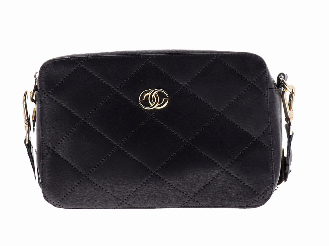 Bolsa de hombro Ferretina color negro con diseño acanalado en forma de rombos y detalle metálico dorado al frente.