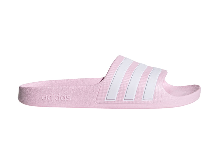 Sandalia Adidas Adilette Aqua para niña en color rosa con tres franjas blancas laterales.