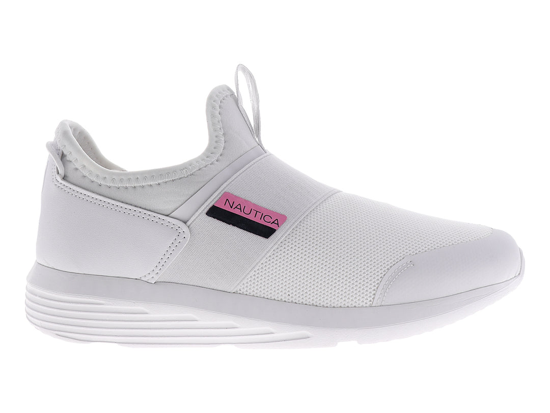 Tenis deportivos Nautica color blanco con detalle en rosa, estilo slip-on.