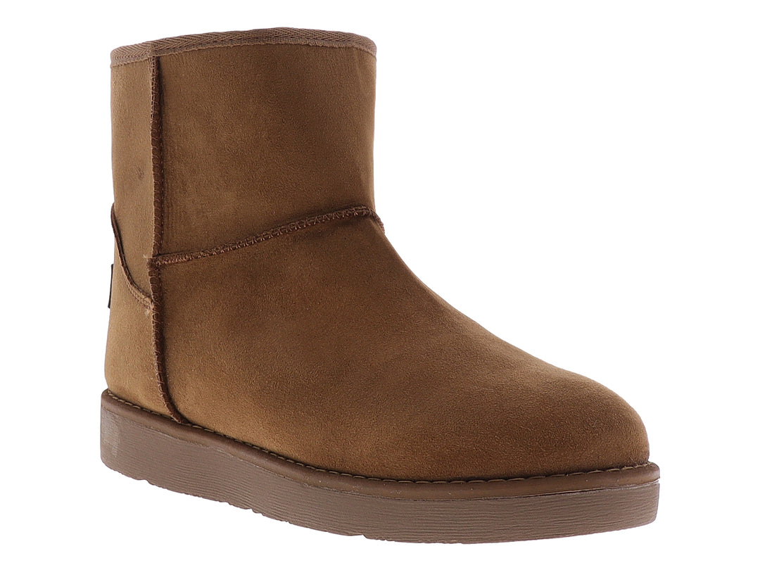 Botas de invierno para mujer color café arena terra con acabado mate y suela plana.