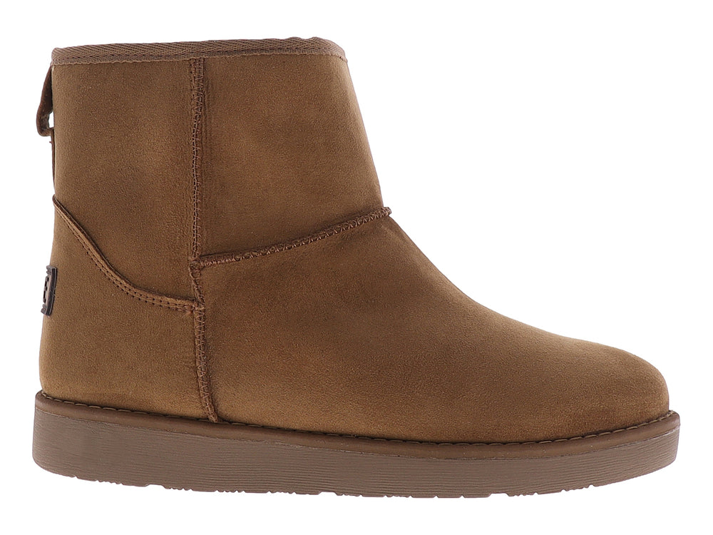 Botas de invierno para mujer color café arena terra con acabado mate y suela plana.
