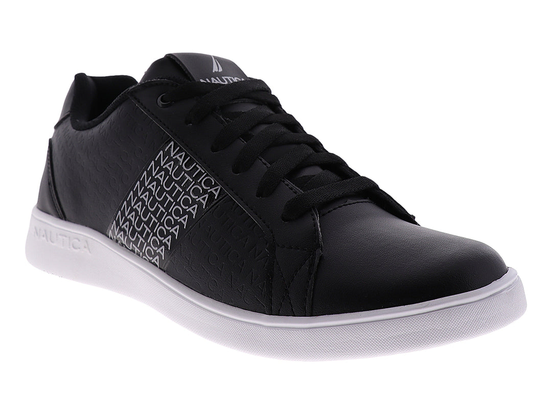 Tenis casuales marca Nautica en color negro con suela blanca y logotipo repetido en el lateral.