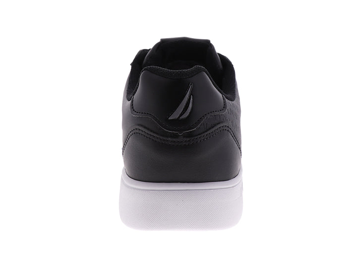 Tenis casuales marca Nautica en color negro con suela blanca y logotipo repetido en el lateral.