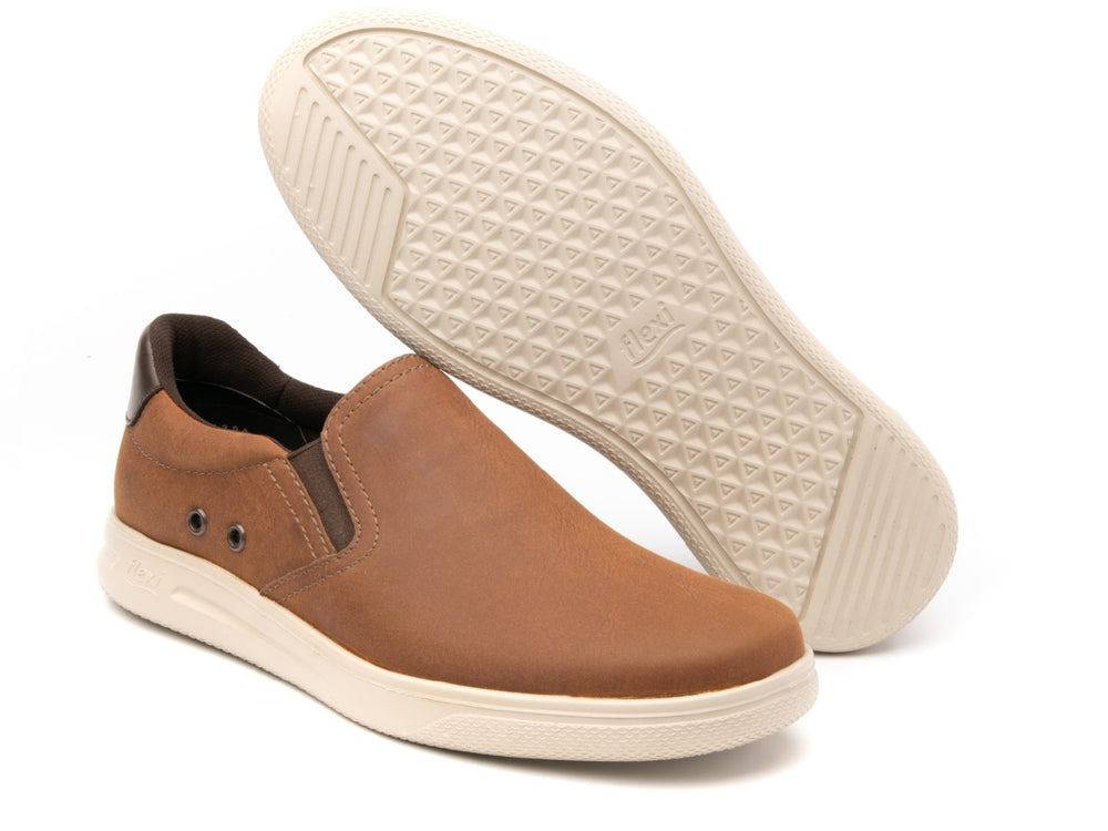 Tenis Flexi Griezman para hombre en color miel con suela blanca y diseño slip-on.