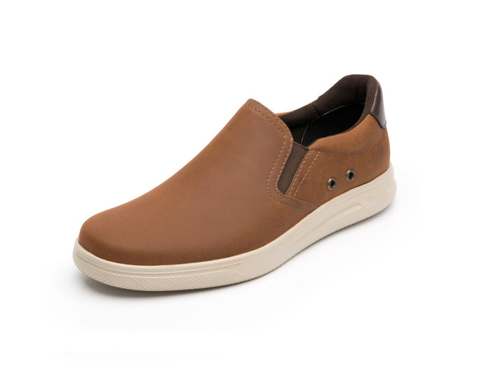 Tenis Flexi Griezman para hombre en color miel con suela blanca y diseño slip-on.